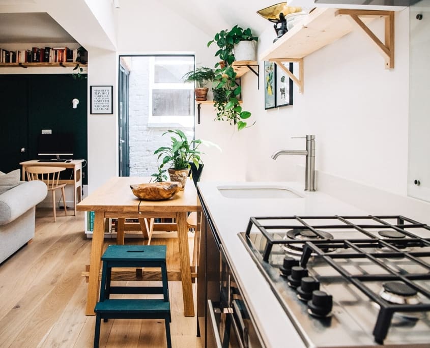 Wood effect kitchen with plants decor