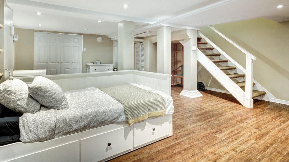 Old,Style,Townhouse,In,Montreal bedroom basement conver